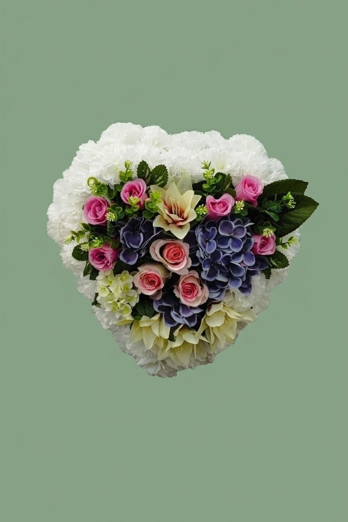 Coeur funéraire en fleurs artificielles 001