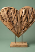 Cœur en bois flotté sur socle M 020