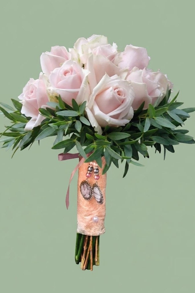 Bouquet de mariée en roses 002